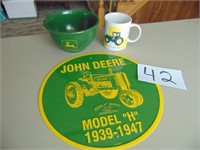 3 John Deere items