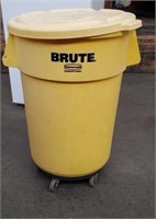 Yellow Brute Trash Can with Lid and Wheels