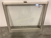 Single Pane Window