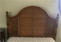 Twin Size Wood & Wicker Bed Frame W11A