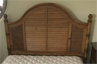 Twin Size Wood & Wicker Bed Frame #2 W11A