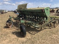 2 +/- John Deere Seeder/Drill