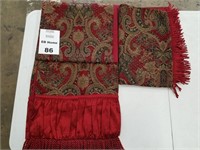 Red & Gold Table Runner And Placemat Set