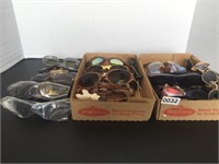 27 PAIR OF SUNGLASSES - MANY ARE NEW W/TAGS