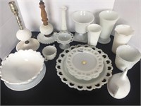 16 PIECES OF MILK GLASS + 2 LAMPS