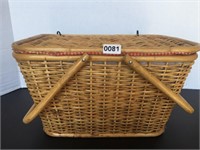 LINED, WOODEN HANDLE PICNIC BASKET 17X12X10