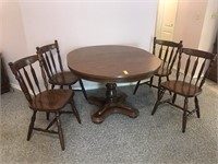 Round Wood Pedestal Table w/4 Chairs