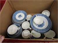 Vintage currier & Ives dish set.