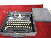 Antique Corona typewriter for parts or restore.