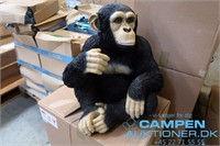 Siddende chimpanse-figur, ca. H50cm