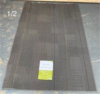 4' x 6' Area Rug (see 2nd photo)