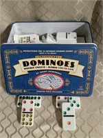 91 piece Domino Set with Tin