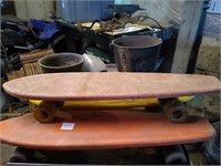 Awesome skateboard. In good shape.
Red one ONLY.