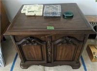 Two-door Cherry Side Table 28x24x21", Green G