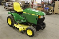 John Deere 425 Riding Lawn Mower