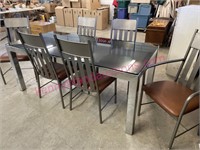 Excellent modern chrome table & 6 chairs