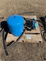 14 gallon pressure tank with 1/2 go pump. Works.