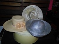 Neiman Marcus Hat Box w/3 Hats