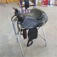 15" western studded saddle