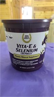 Vita E & Selenium Crumbles Equine Supplement