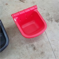 Small gate feeder, new, red