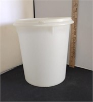 Large Tupperware Container