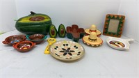 Mexican lot: pottery, avocado S+P shakers and