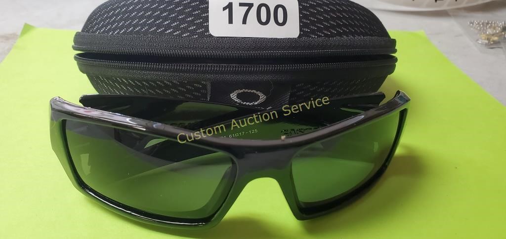 Custom Auction Service 4/13/2021 NO SHIPPING/PICK-UP ONLY