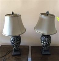 PAIR OF DECORATIVE LAMPS