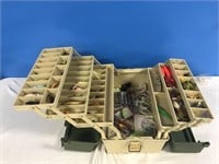 TACKLE BOX W/ VINTAGE LURES