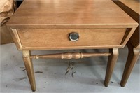 VINTAGE DREXEL WOOD END TABLE