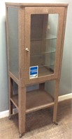 ROLLING 3 SHELF DISPLAY CASE WITH KEY