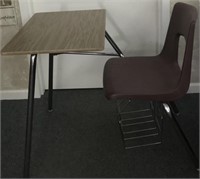 STUDENT DESK WITH WINE SEAT