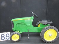 Ertl John Deere 8520 peddle tractor