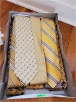 COLLECTION OF MENS TIES -