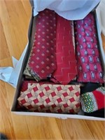 COLLECTION OF MENS TIES