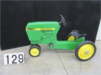 John Deere 520 pedal tractor