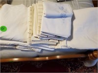 COLLECTION OF LINENS- SHEET SETS