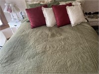 Bedding, Linens, Coverlet, Toss Pillows, Coverlet
