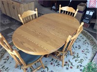 Claw Foot Oak Table W/Leaves & (4) Chairs