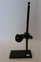 WOODEN CLAMP STAND 18"