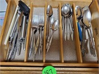 DRAWER OF ASSORTED FLATWARE