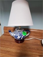 BLUE/ WHITE TEAPOT LAMP