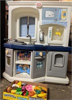 Little Tikes play kitchen with accessories 37" x