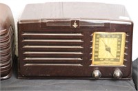 EMERSON TABLE TOP RADIO 12"X6"X8"