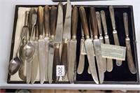 LOT OF BUTTER AND DINNER KNIVES