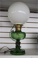ALADDIN NU-TYPE MODEL B GREEN GLASS OIL LAMP