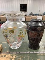 2 Vases