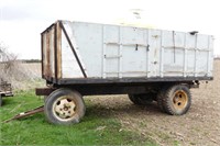 15ft x 8ft Wagon w/Grain Sides and Poly Tank