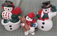 3 SNOW PEOPLE HAND PAINTED CERAMIC FAMILY